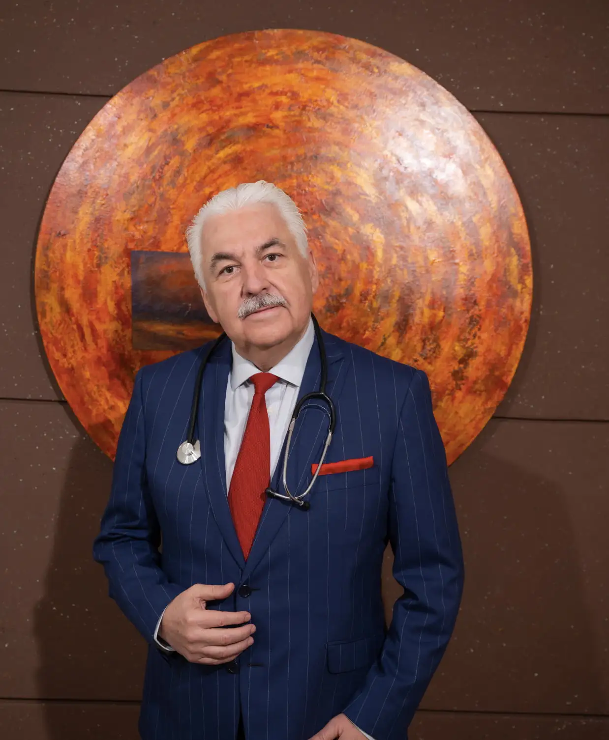 Meet Dr. Raul Lopez Solis, Orthopedic surgeon specialized in hip and knee