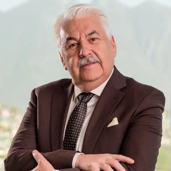 Top rated orthopedic surgeon in Monterrey Dr. Raul Lopez Solis